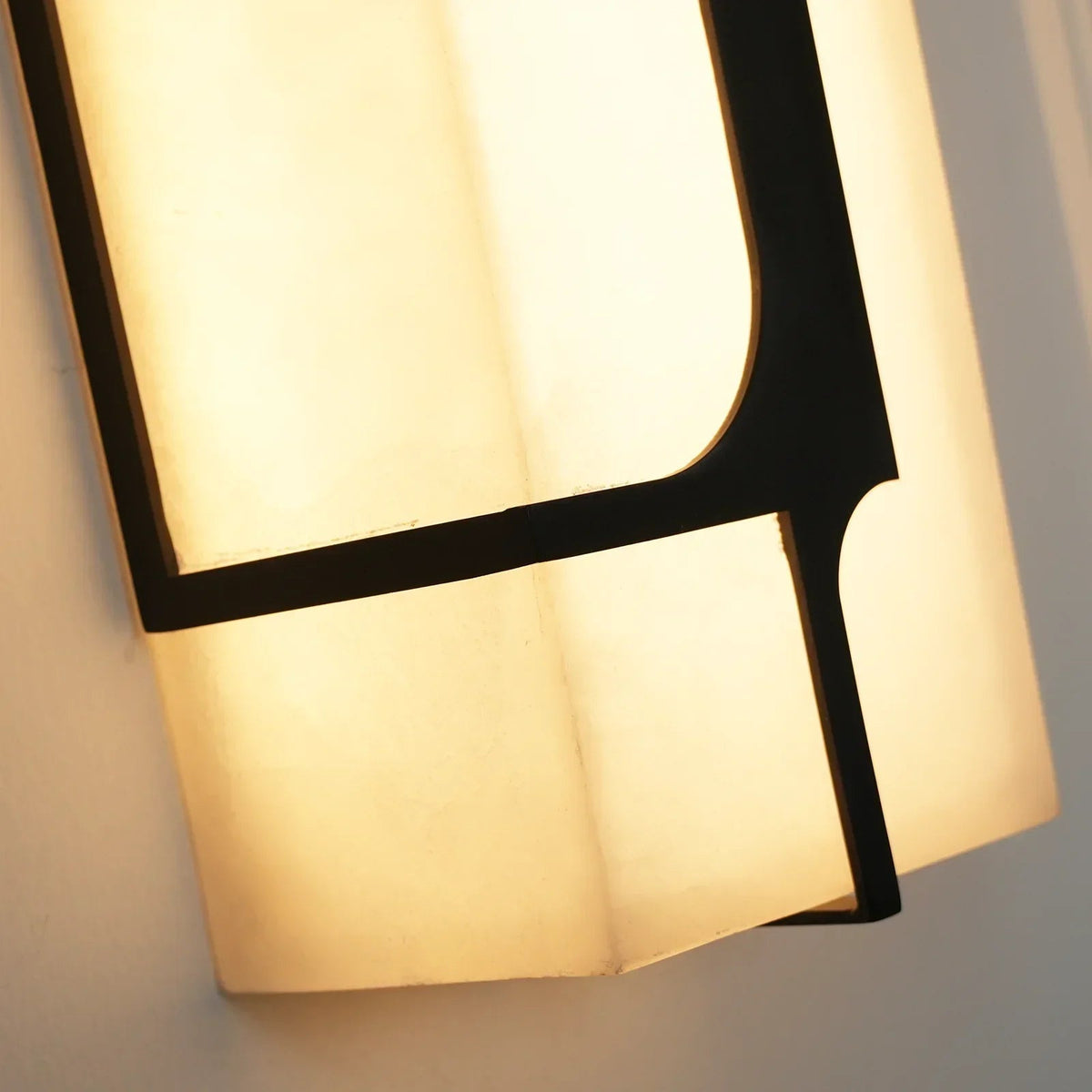 Alabaster Ariel Wall Lamp