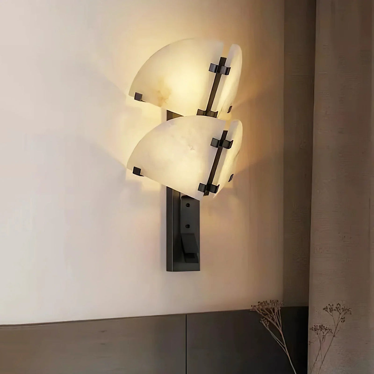 Alabaster Dione Wall Light