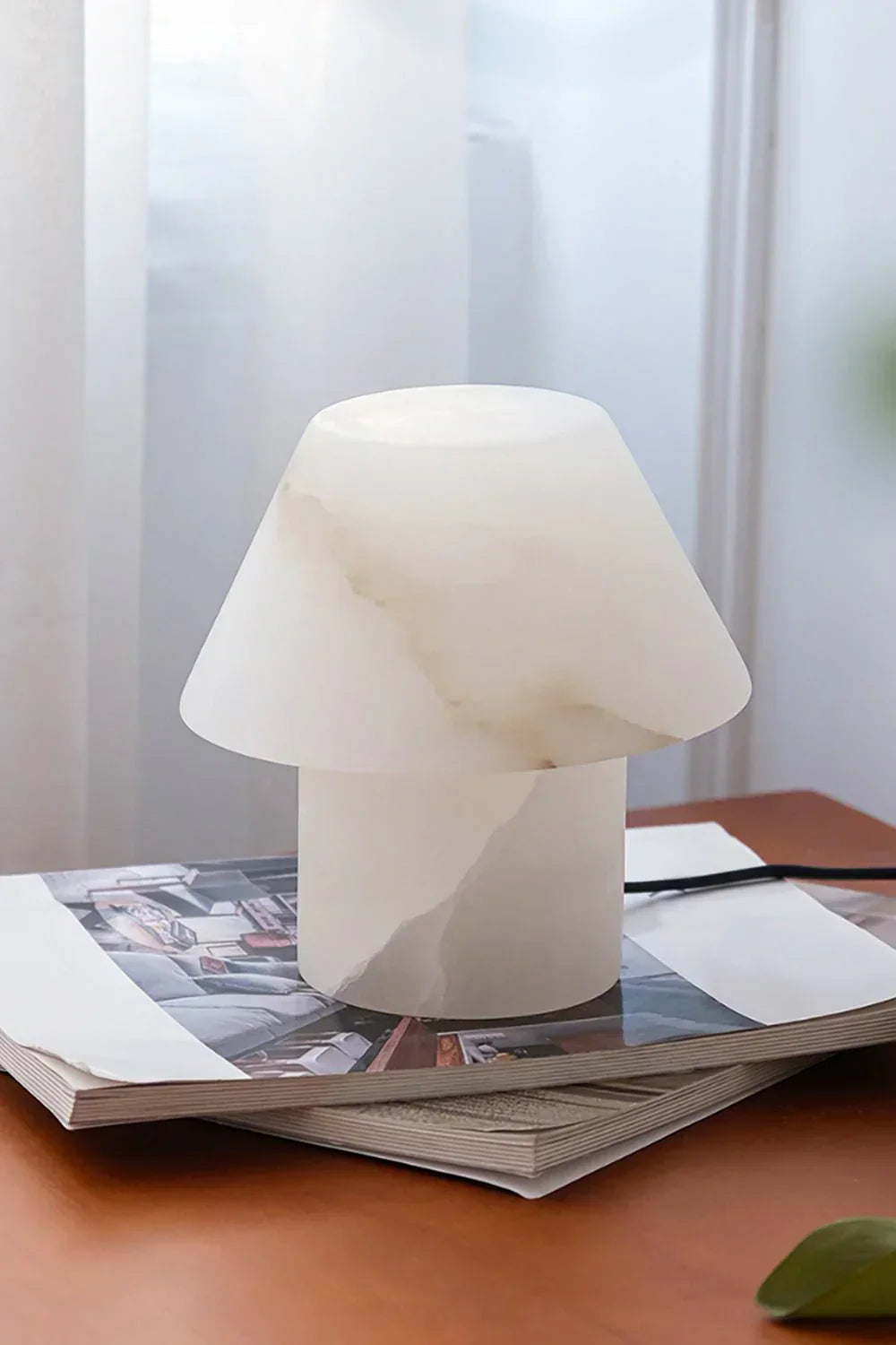 Alabaster Parachilna Petra Tapered Table Lamp