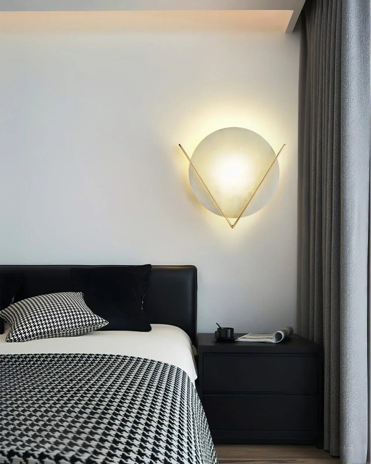 Alabaster Round Victory V Wall Lamp