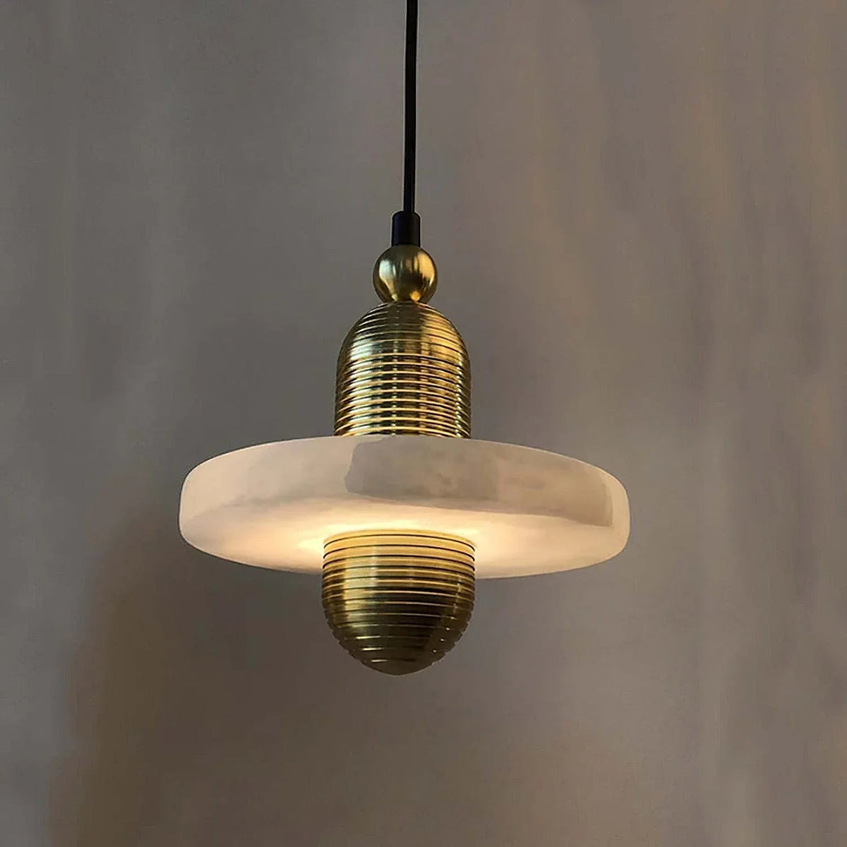 Lupa AlabasterPendant Lamp
