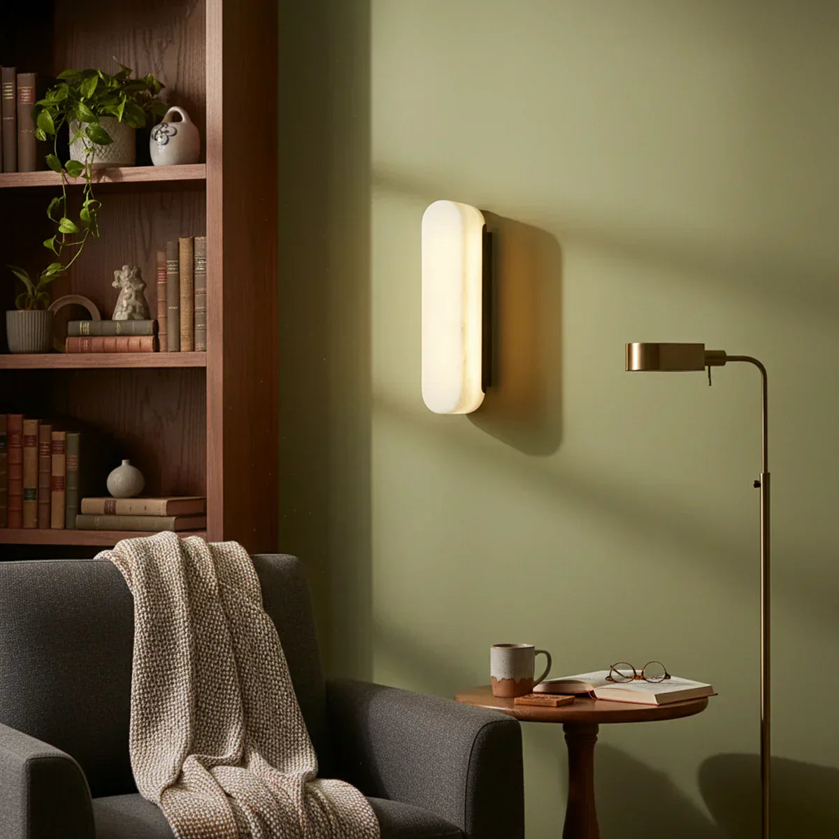 Luxury Alabaster Vertical Wall Lamp