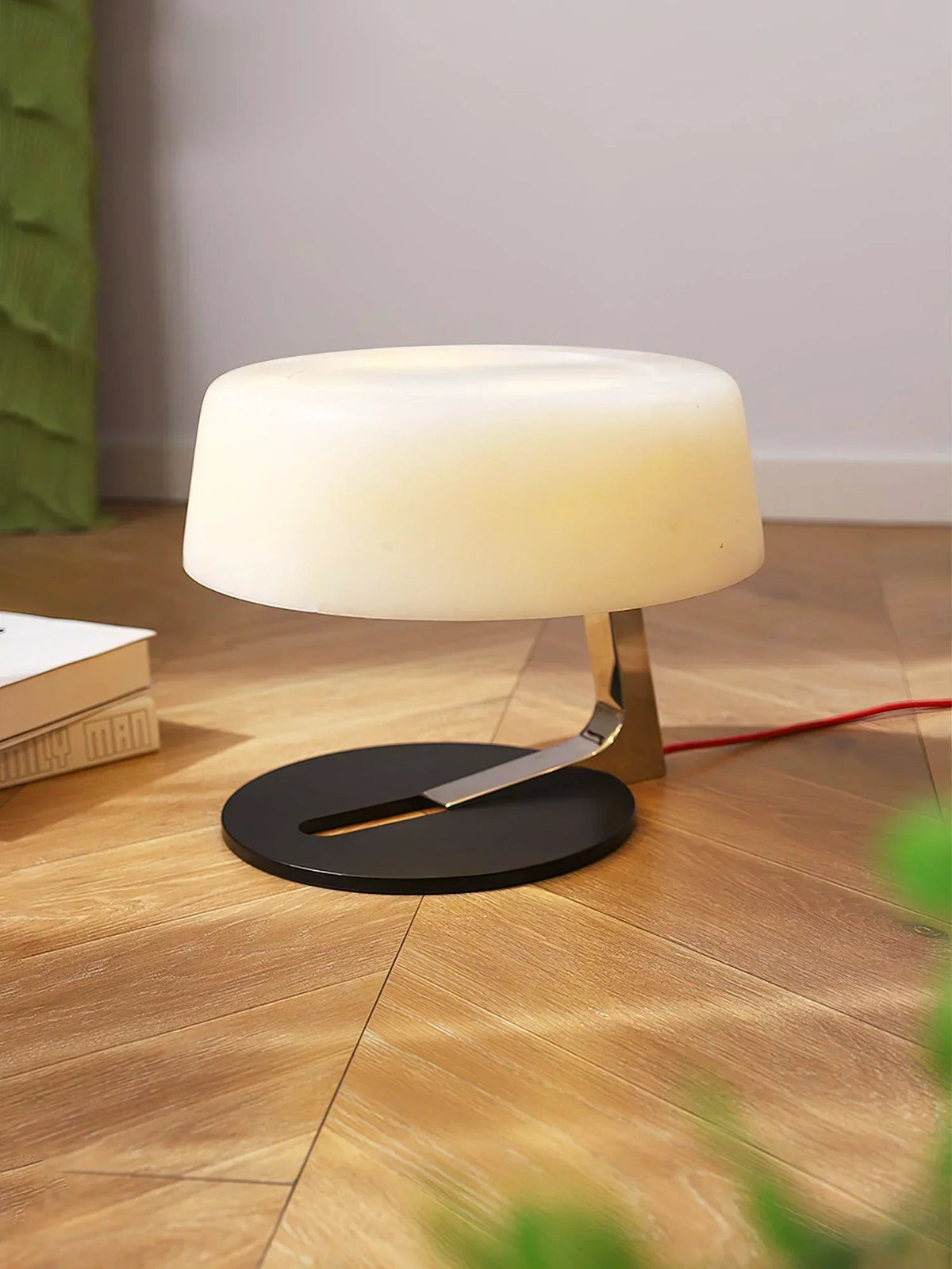 Alabaster Comete Table Lamp