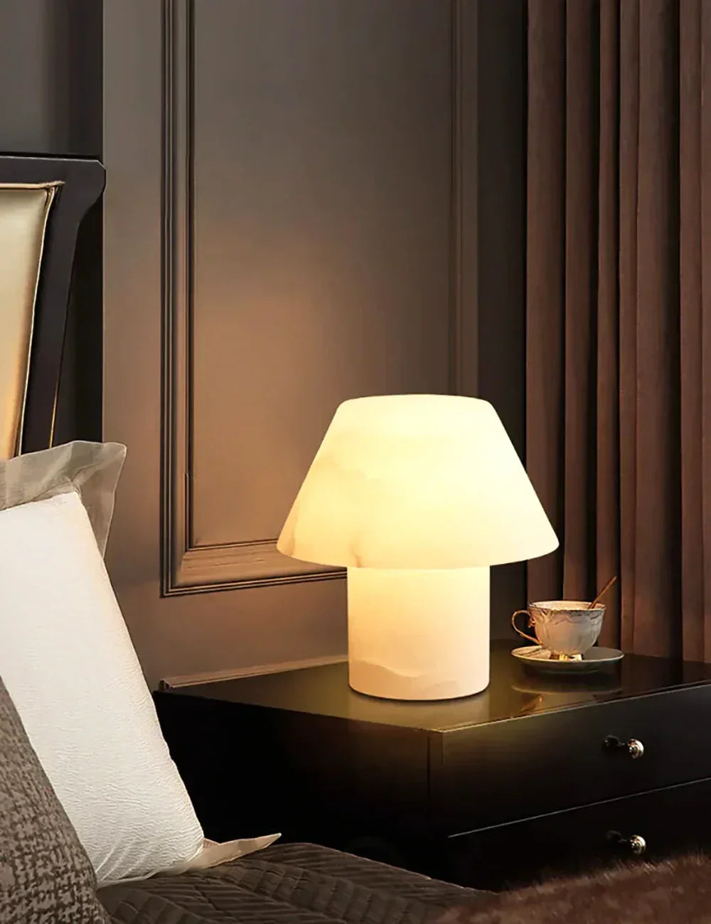 Alabaster Parachilna Petra Tapered Table Lamp