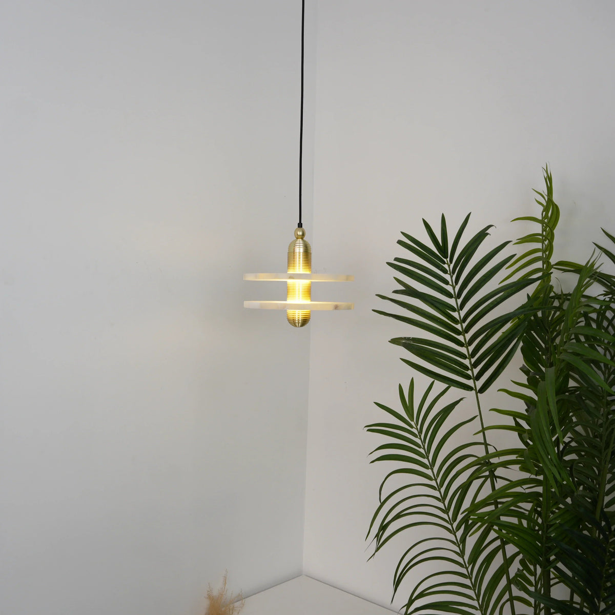 Lupa AlabasterPendant Lamp