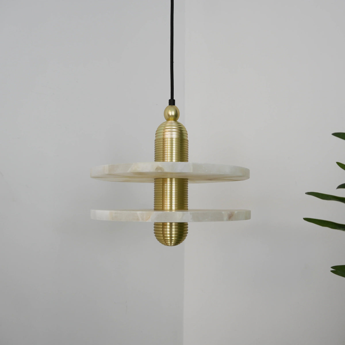Lupa AlabasterPendant Lamp