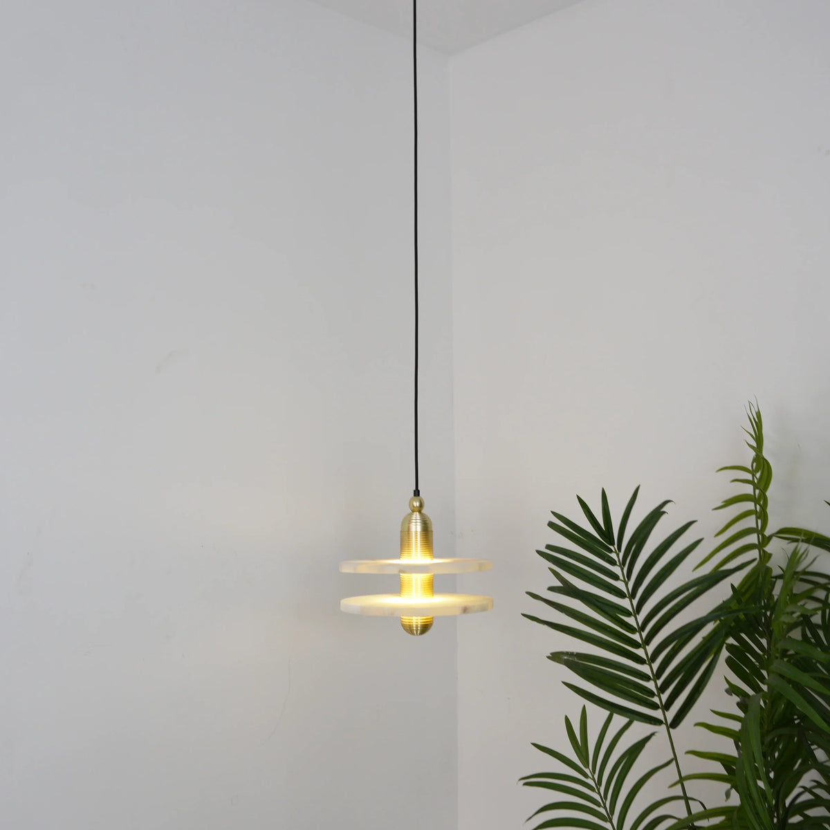 Lupa AlabasterPendant Lamp