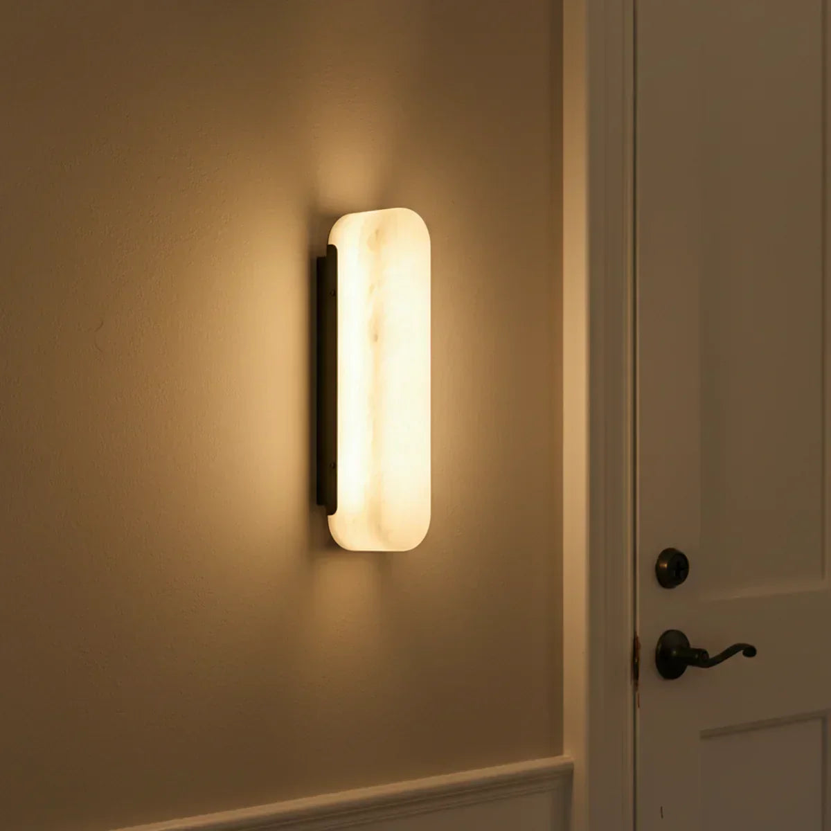 Luxury Alabaster Vertical Wall Lamp