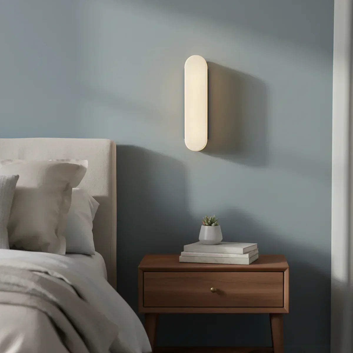 Luxury Alabaster Vertical Wall Lamp