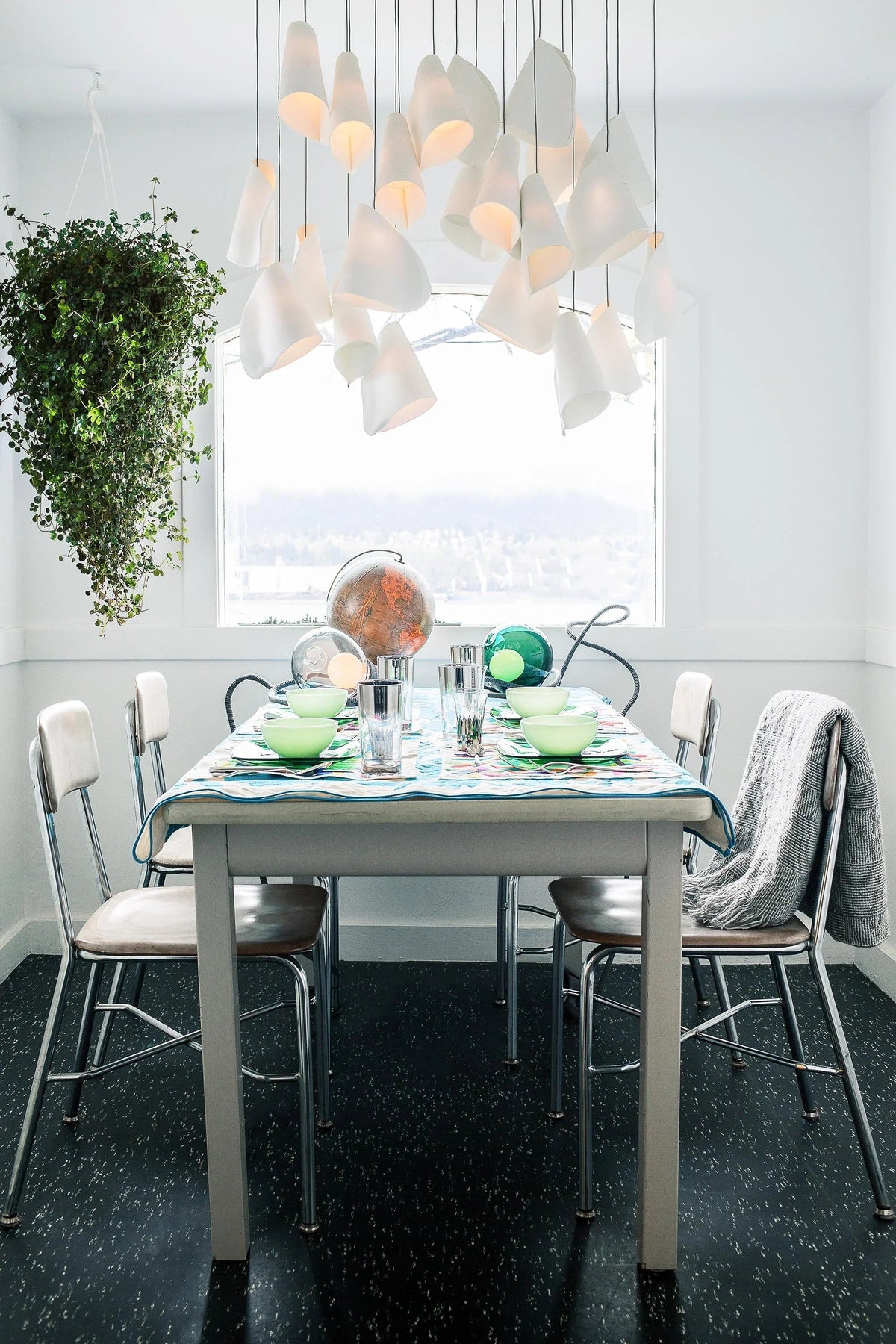 Porcelain Cascade Cluster Pendant Light